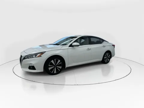 More photos of 2021 Nissan Altima 2.5 SL at Gulliver Auto Group, TX