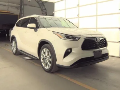 Photos of 2020 Toyota Highlander Limited for sale in Plano, TX at Gulliver Auto Group