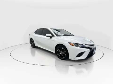 Photos of 2020 Toyota Camry SE for sale in Plano, TX at Gulliver Auto Group