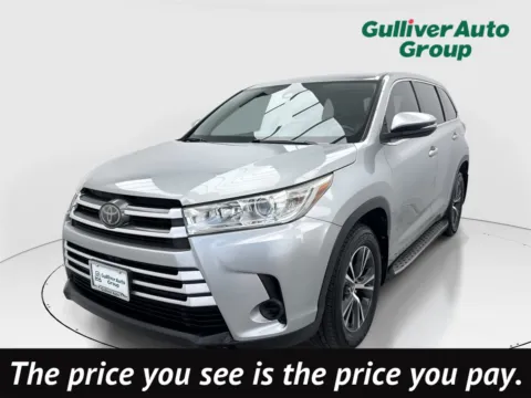 Silver 2017 Toyota Highlander LE for sale in Plano, TX