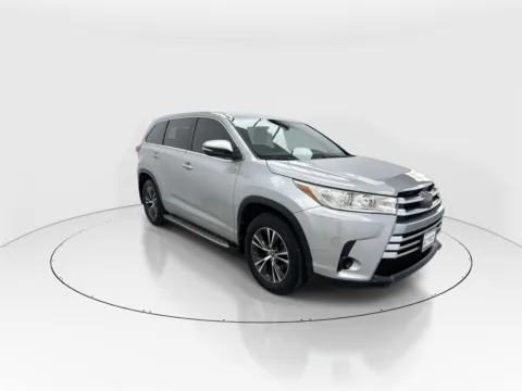 Photos of 2017 Toyota Highlander LE for sale in Plano, TX at Gulliver Auto Group