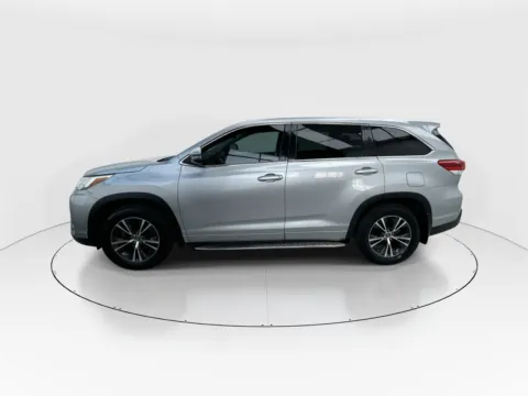 More photos of 2017 Toyota Highlander LE at Gulliver Auto Group, TX