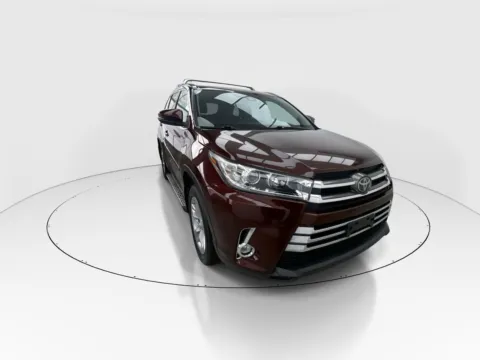Photos of 2019 Toyota Highlander Limited for sale in Plano, TX at Gulliver Auto Group