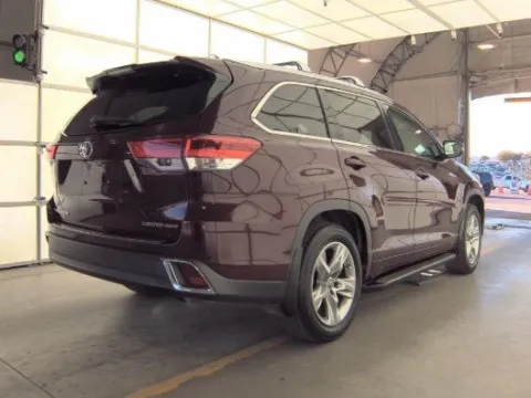 Photos of 2019 Toyota Highlander Limited for sale in Plano, TX at Gulliver Auto Group