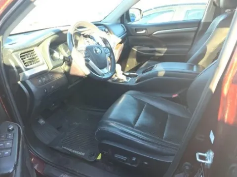 Another view of 2019 Toyota Highlander Limited for sale in Plano, TX at Gulliver Auto Group