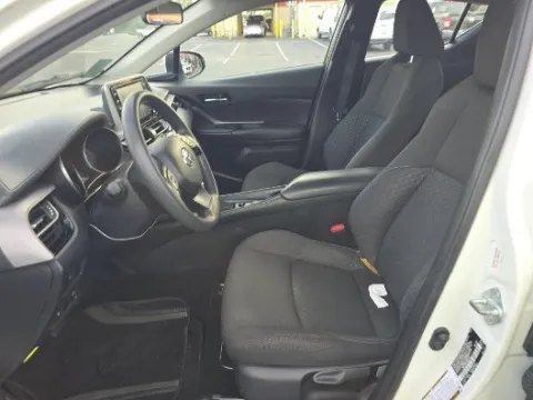 More photos of 2021 Toyota C-HR LE at Gulliver Auto Group, TX