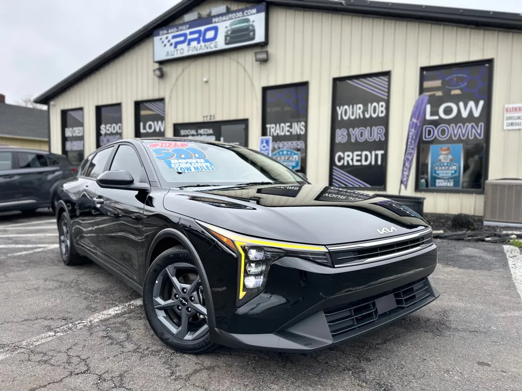 2025 Kia K4 LXS