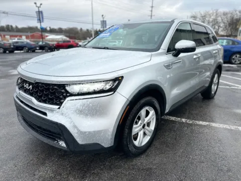 More photos of 2022 KIA SORENTO LX at Pro Auto Finance, IN