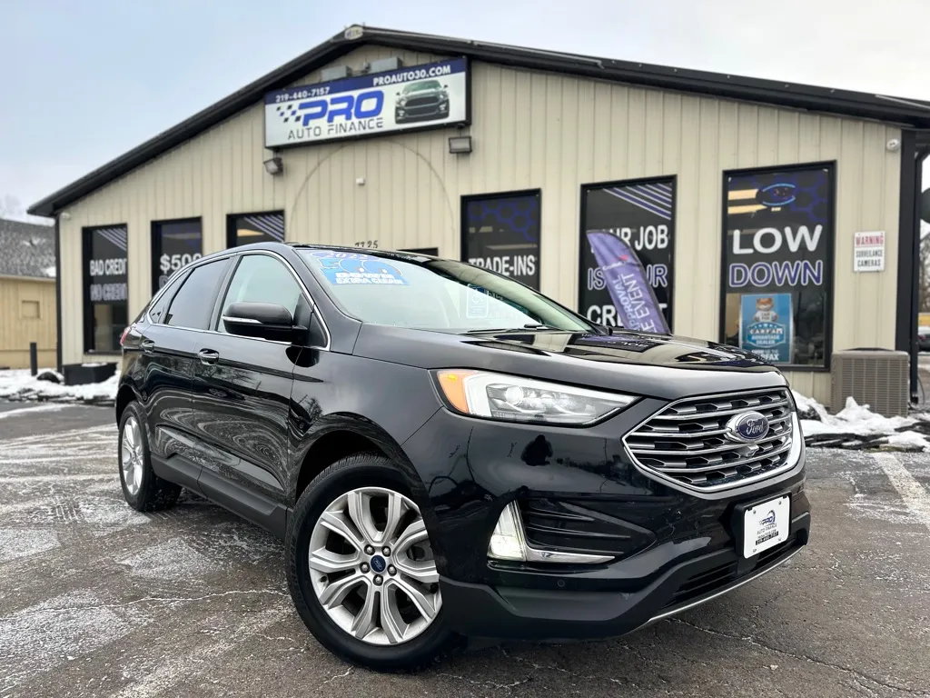 2022 Ford Edge Titanium's photo