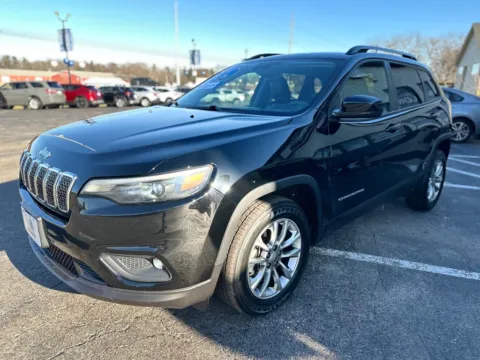 More photos of 2022 JEEP CHEROKEE LATITUDE LUX at Pro Auto Finance, IN