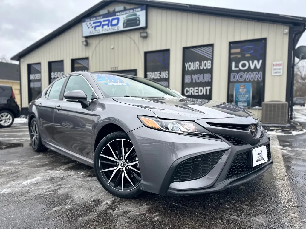 2024 TOYOTA CAMRY SE for sale in Crown Point, IN