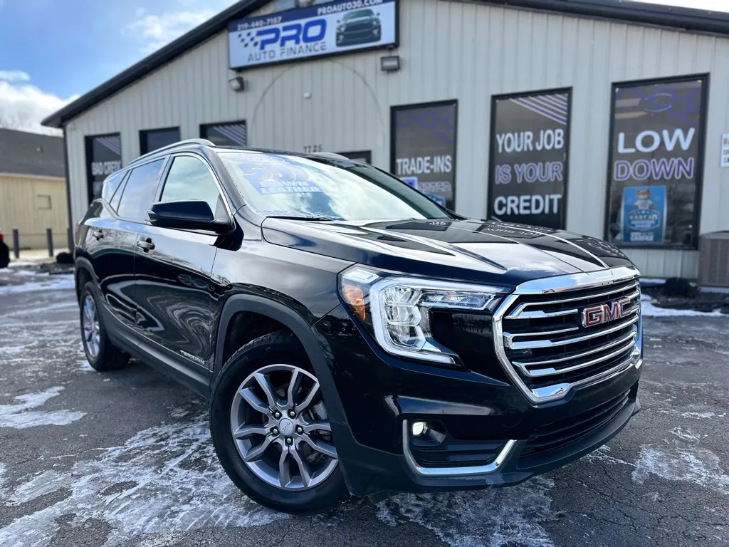 Black 2024 GMC TERRAIN SLT for sale in Crown Point, IN