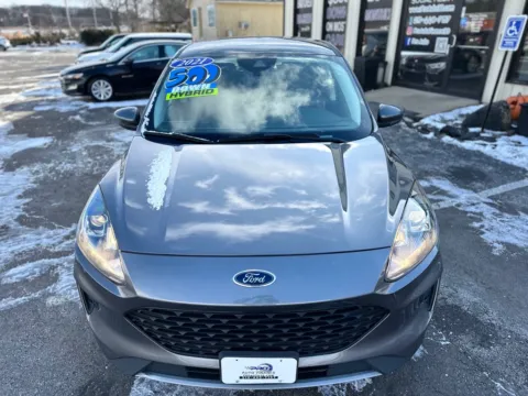 More photos of 2021 FORD ESCAPE HYBRID SE at Pro Auto Finance, IN