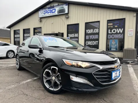 Black 2024 CHEVROLET MALIBU LT for sale in Crown Point, IN