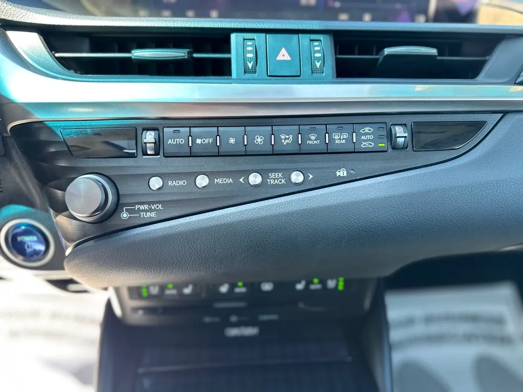 2021 Lexus ES Hybrid 300h Luxury - Photo 28
