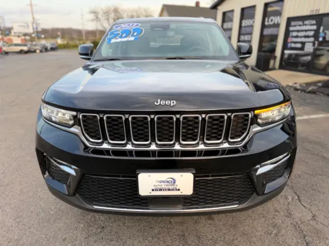 More photos of 2023 JEEP GRAND CHEROKEE LIMITED at Pro Auto Finance, IN