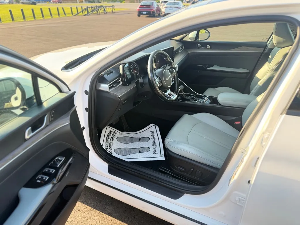 2024 Kia K5 EX - Photo 18
