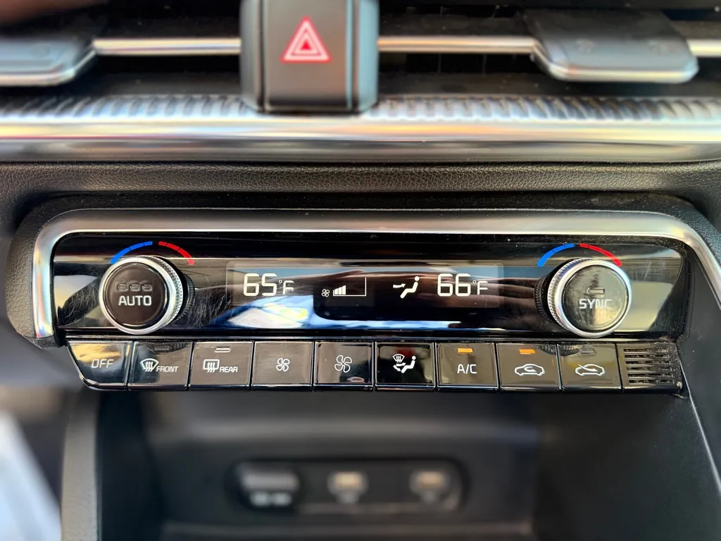2024 Kia K5 EX - Photo 22
