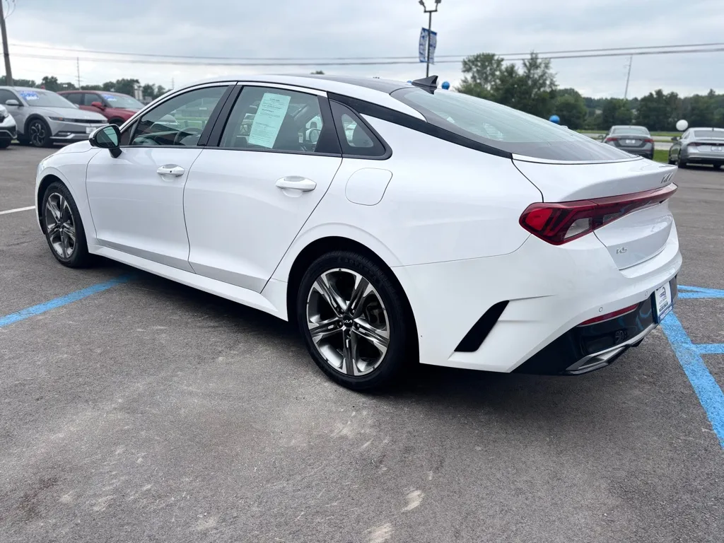 2024 Kia K5 EX - Photo 9