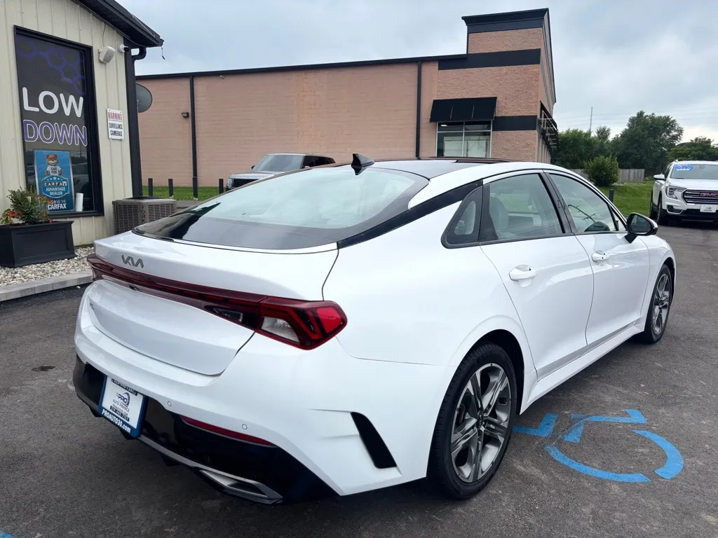 2024 Kia K5 EX - Photo 12