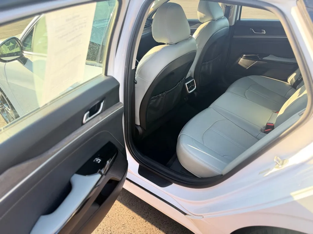 2024 Kia K5 EX - Photo 14
