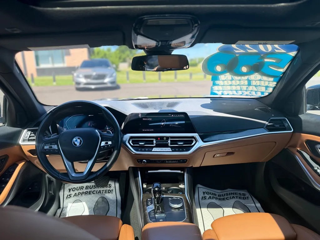 2022 BMW 3 Series 330e - Photo 19