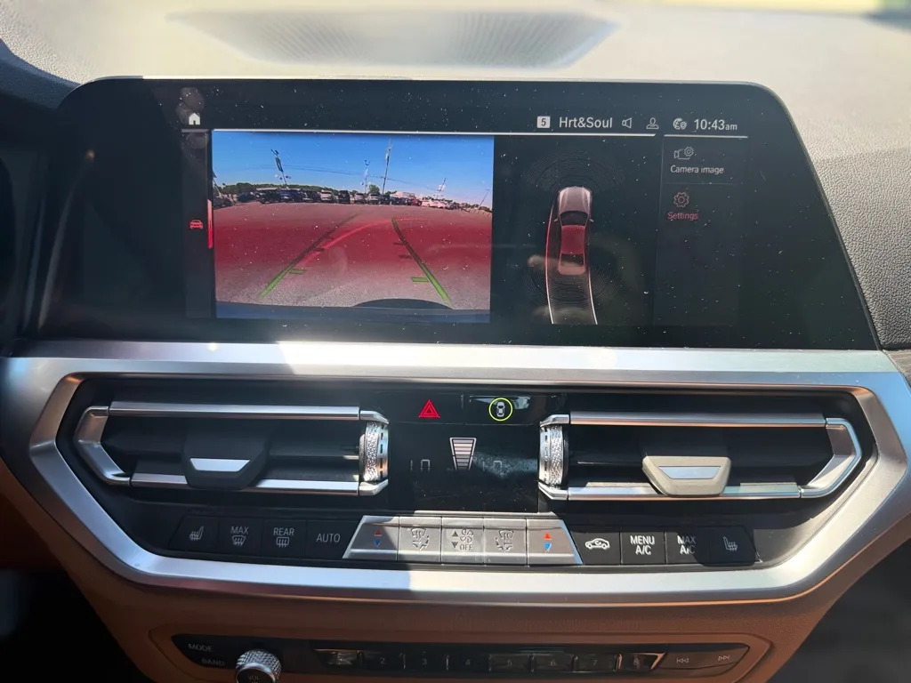 2022 BMW 3 Series 330e - Photo 25
