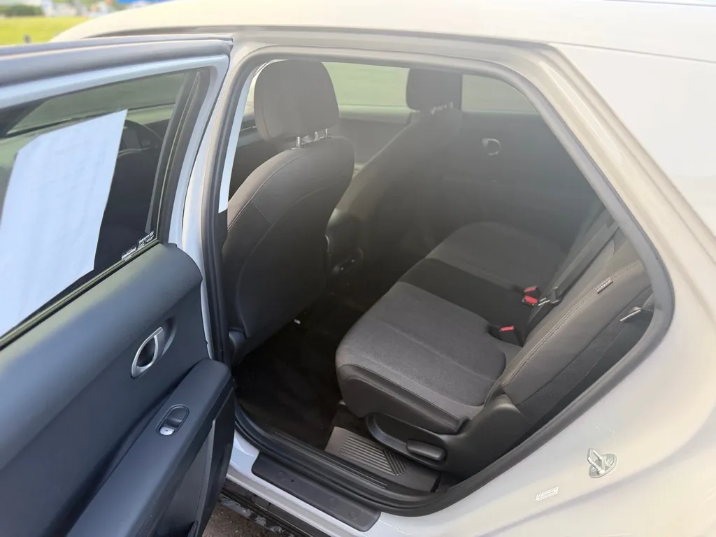2024 Hyundai IONIQ 5 SEL - Photo 17