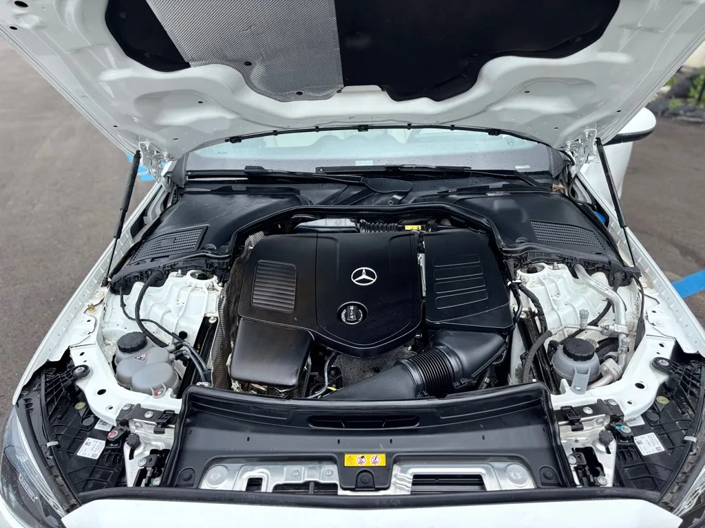2025 Mercedes-Benz C-Class Sedan C 300 - Photo 27
