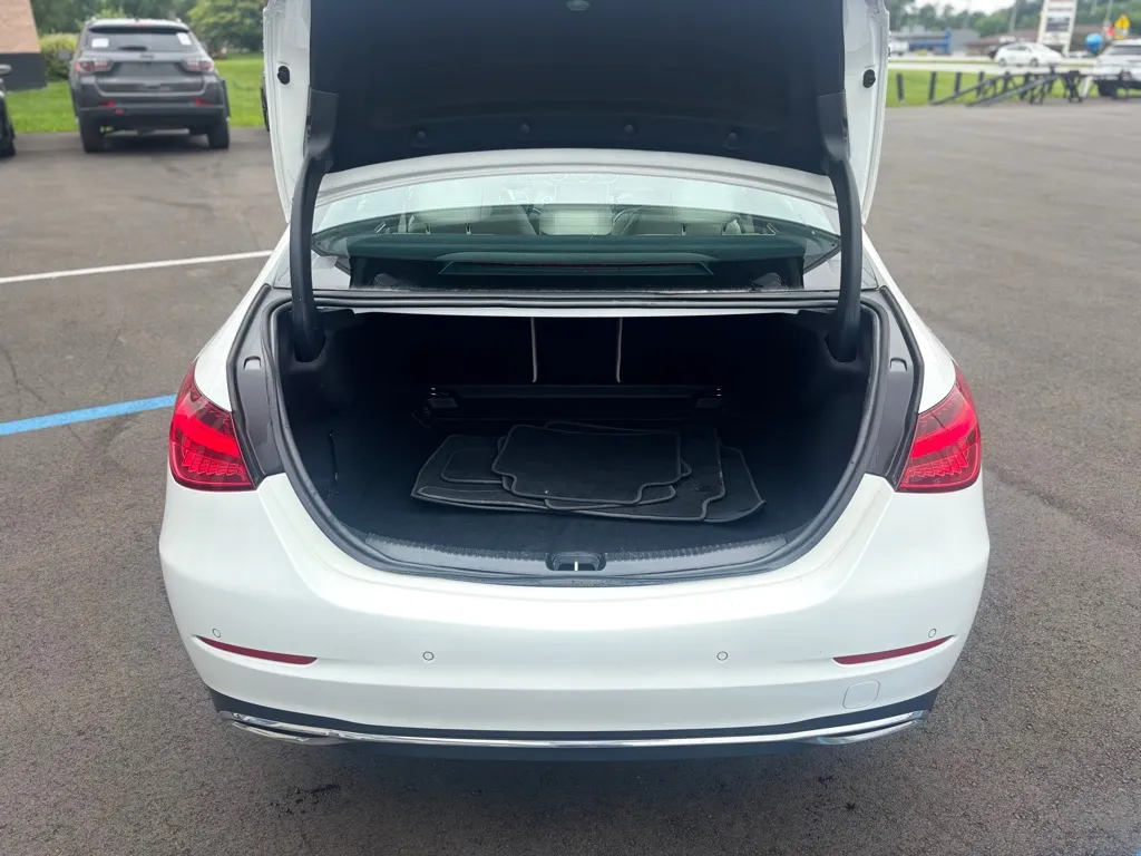 2025 Mercedes-Benz C-Class Sedan C 300 - Photo 9