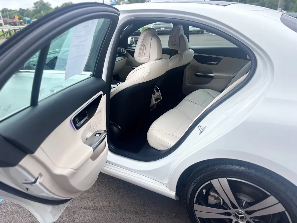2025 Mercedes-Benz C-Class Sedan C 300 - Photo 13