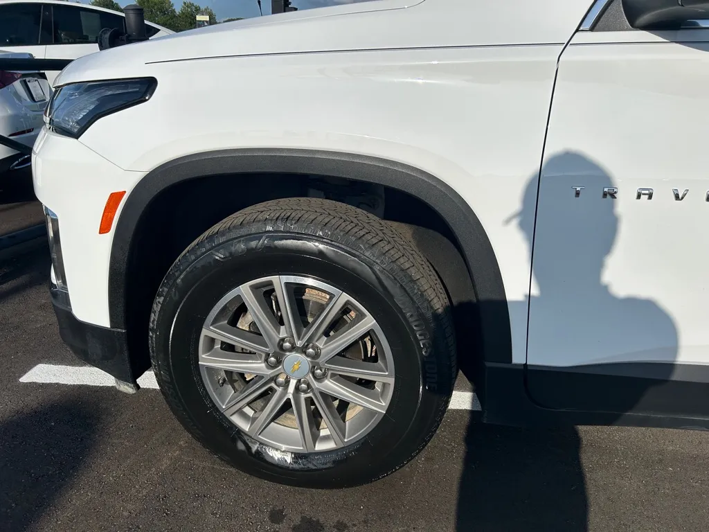 2023 Chevrolet Traverse 1LT - Photo 15