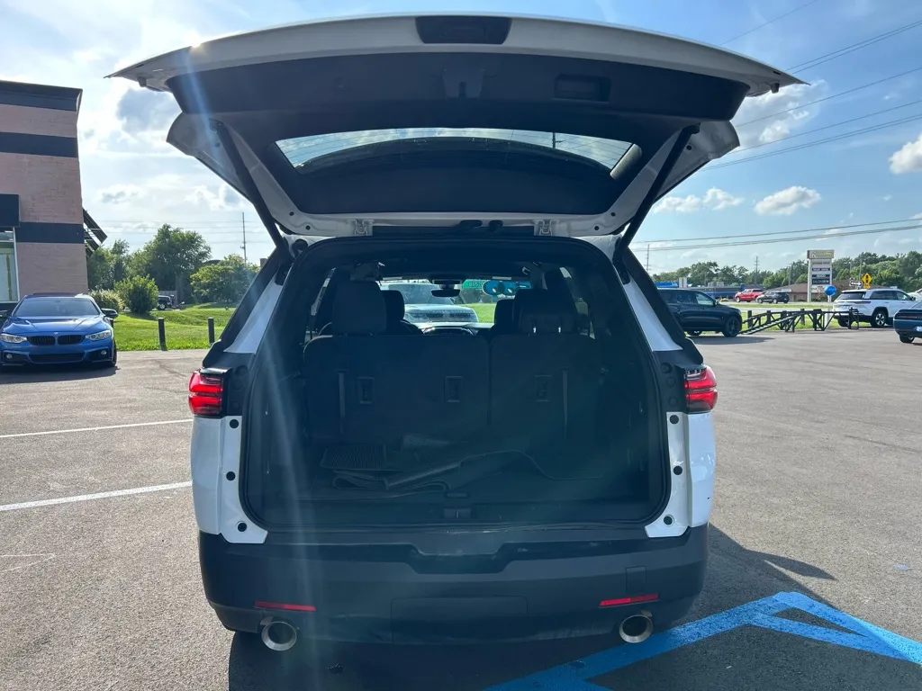 2023 Chevrolet Traverse 1LT - Photo 13