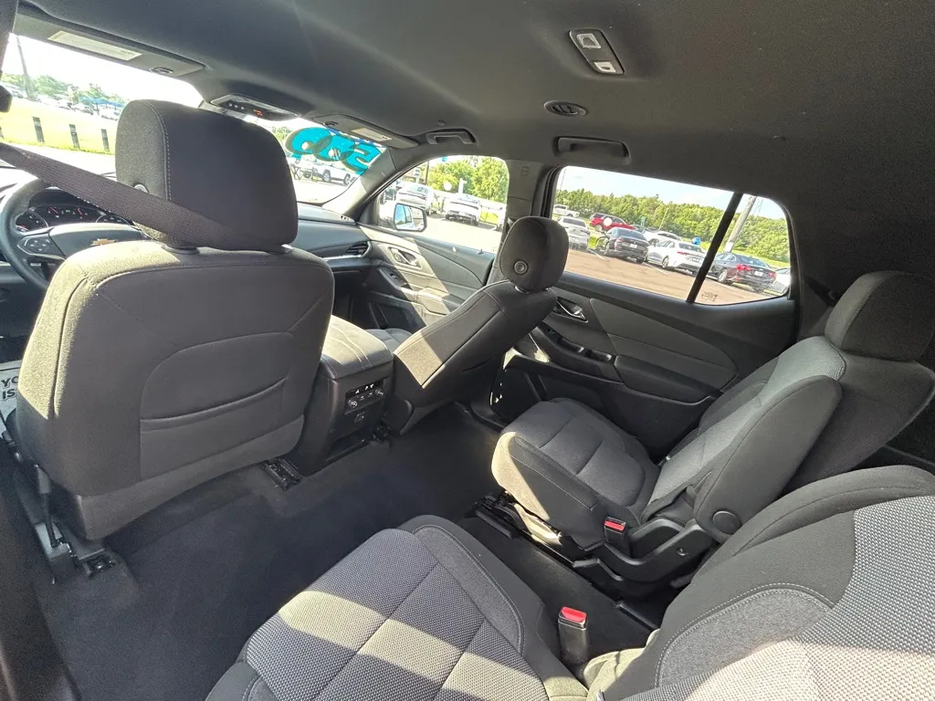 2023 Chevrolet Traverse 1LT - Photo 17