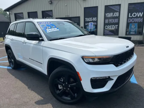 Photos of 2023 JEEP GRAND CHEROKEE LIMITED for sale in Crown Point, IN at Pro Auto Finance