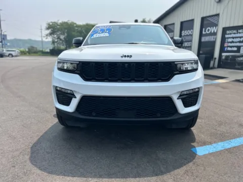 Another view of 2023 JEEP GRAND CHEROKEE LIMITED for sale in Crown Point, IN at Pro Auto Finance