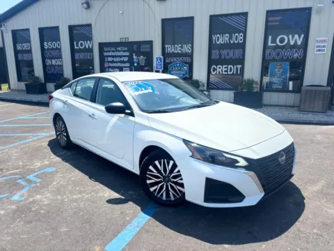 Photos of 2025 NISSAN ALTIMA 2.5 SV for sale in Crown Point, IN at Pro Auto Finance