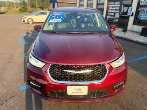 More photos of 2023 CHRYSLER PACIFICA TOURING L at Pro Auto Finance, IN