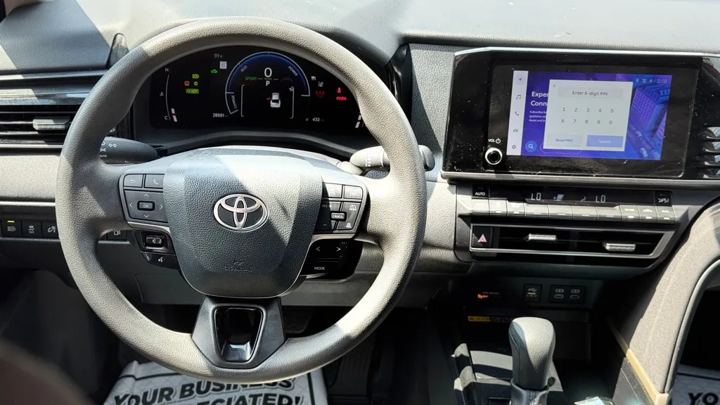 2025 Toyota Camry LE - Photo 18