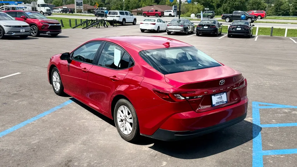 2025 Toyota Camry LE - Photo 10