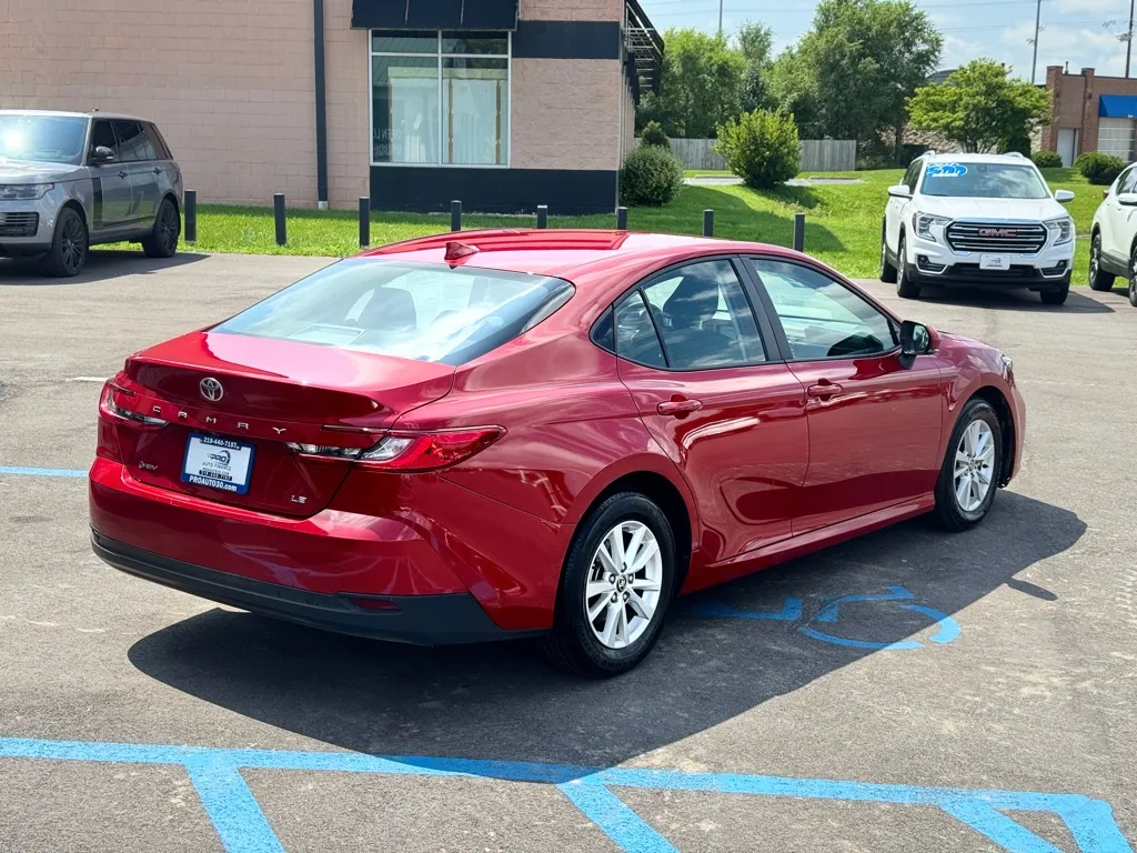 2025 Toyota Camry LE - Photo 14