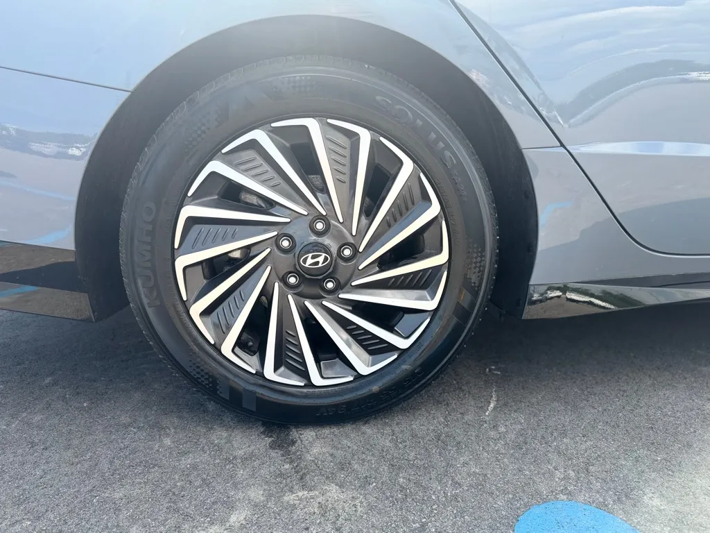 2025 Hyundai Sonata Hybrid SEL - Photo 15