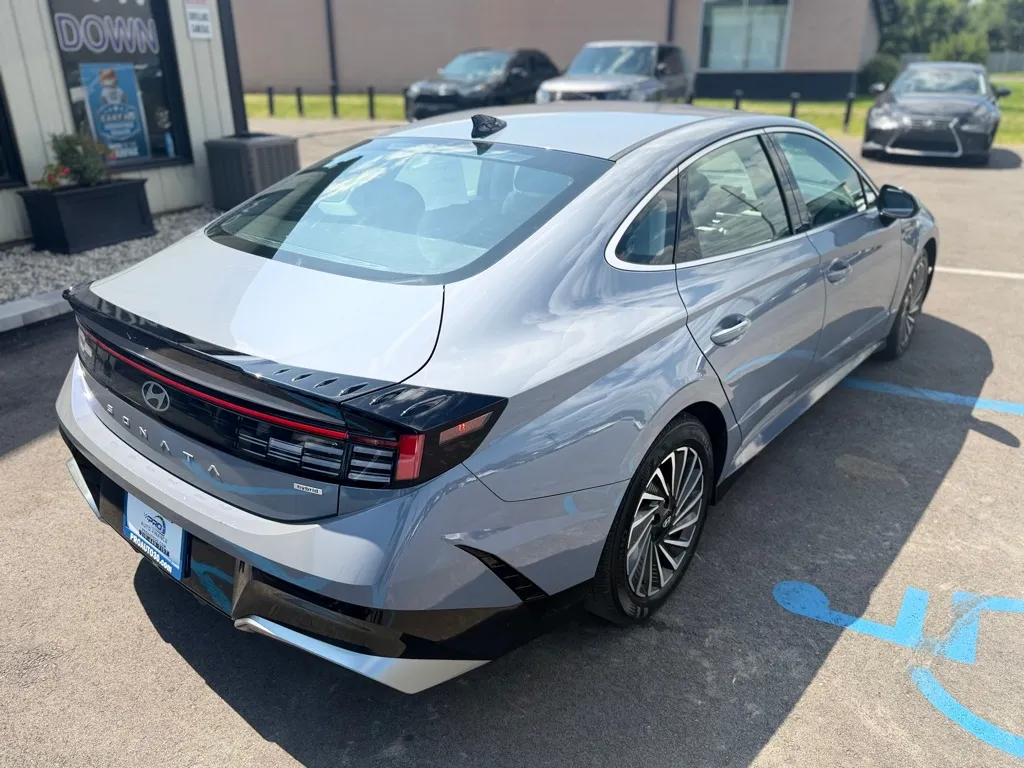 2025 Hyundai Sonata Hybrid SEL - Photo 13