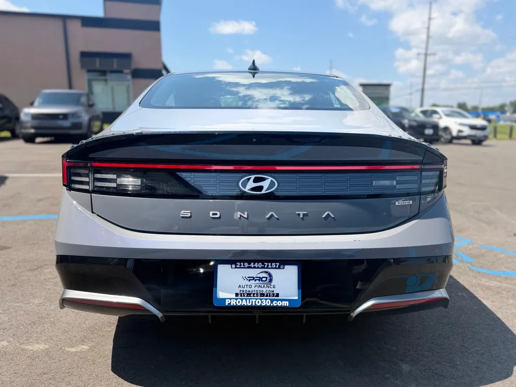 2025 Hyundai Sonata Hybrid SEL - Photo 10
