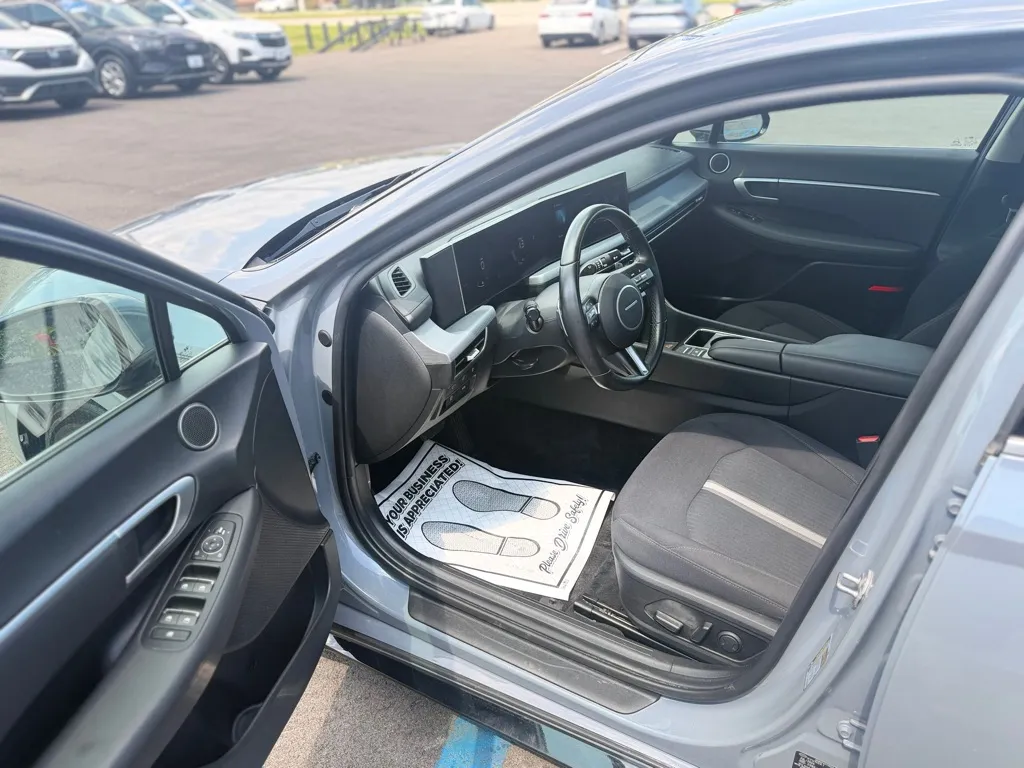 2025 Hyundai Sonata Hybrid SEL - Photo 18