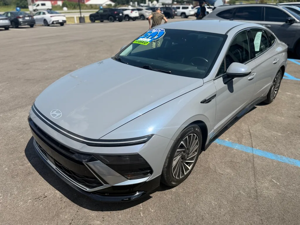 2025 Hyundai Sonata Hybrid SEL - Photo 6