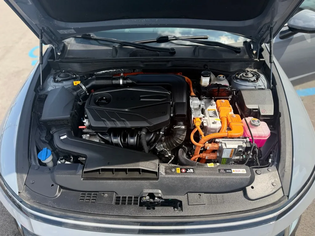 2025 Hyundai Sonata Hybrid SEL - Photo 28