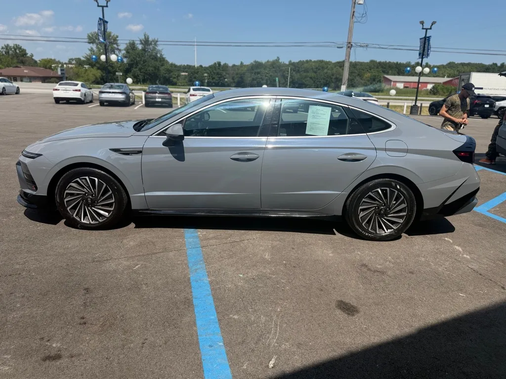2025 Hyundai Sonata Hybrid SEL - Photo 7
