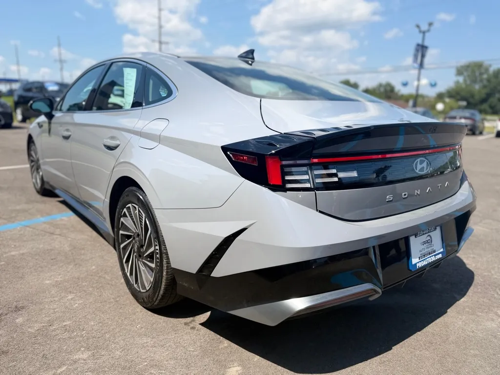 2025 Hyundai Sonata Hybrid SEL - Photo 8