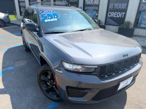 Photos of 2023 JEEP GRAND CHEROKEE ALTITUDE for sale in Crown Point, IN at Pro Auto Finance